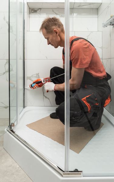 Cost of Shower Caulking Replacement in Brentwood