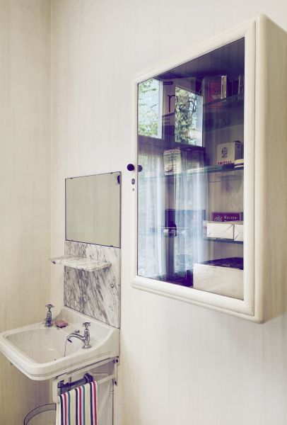 Cost of Medicine Cabinet Installation in Brentwood