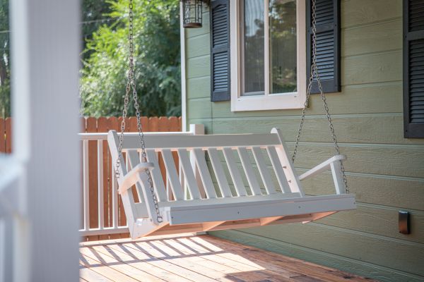 Cost of Porch Swing Installation in Brentwood